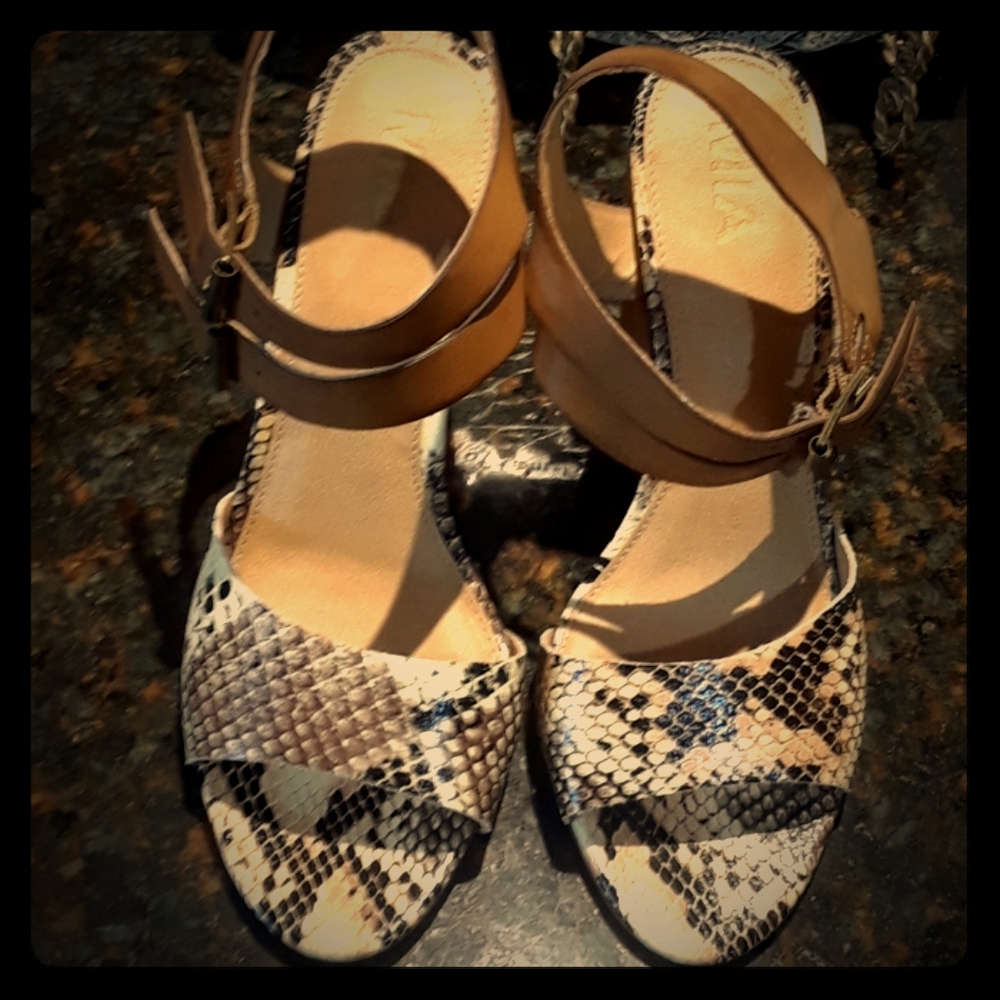 NWOT, MIA, snakeskin, block heel sandals. 8